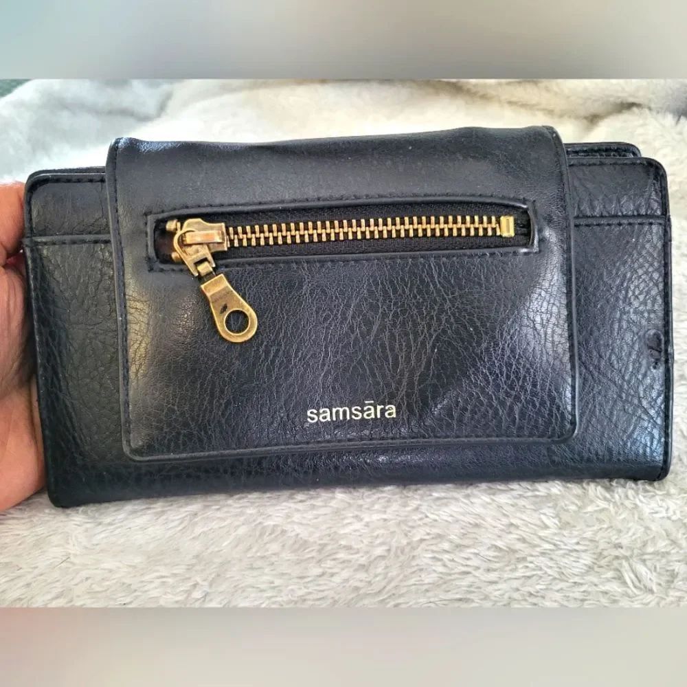Samsara Black Leather Tri-fold Wallet with Gold Zipper